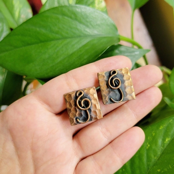 Vintage Copper Treble Clef Musical Clip-On Earrings - Picture 4 of 7